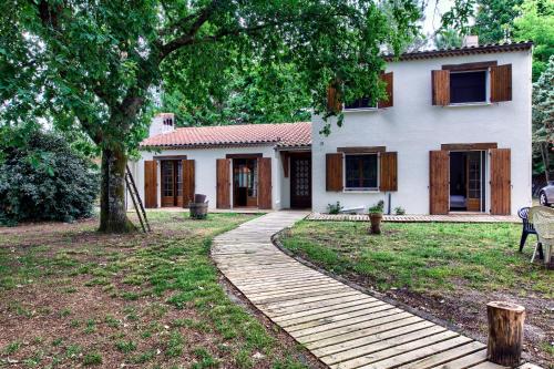 Agréable villa : Villas proche de Saint-Aubin-de-Médoc