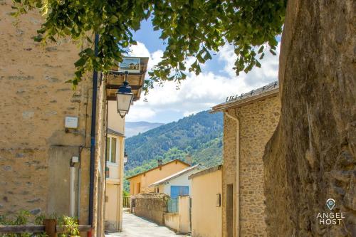 Quaint village stay surrounded by outdoor activity : Appartements proche d'Estavar