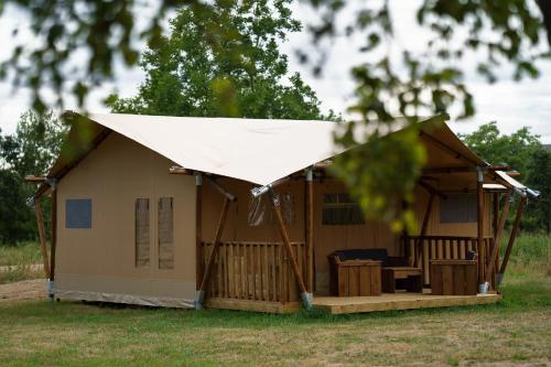LE LODGE DU DOMAINE : Tentes de luxe proche de Mouron-sur-Yonne
