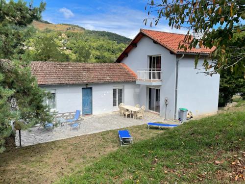 Maison de village au pied des Pyrénées : Maisons de vacances proche de Sost