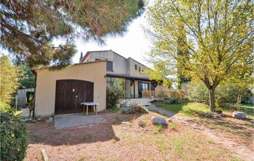 Amazing home in Beauvoisin with Outdoor swimming pool, WiFi and 2 Bedrooms : Maisons de vacances proche de Saint-Gilles