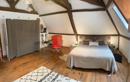 Espace familial en étage avec 2 chambres et des sanitaires privés : Sejours chez l'habitant proche de Florimont-Gaumier