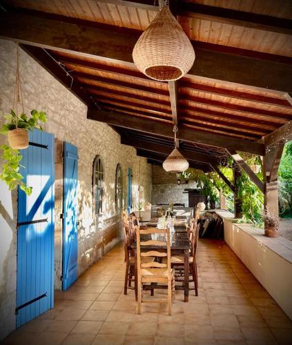 Fabulous 9-Bed House in Eymet : Maisons de vacances proche de Lauzun