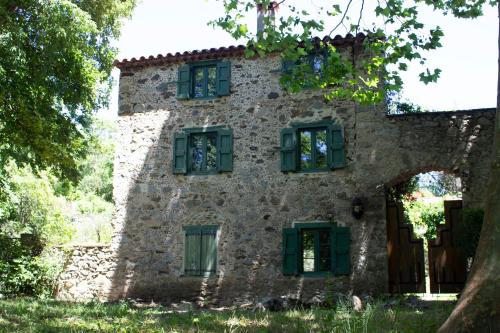 Gite du grand cèdre : Maisons de vacances proche de Ria-Sirach