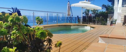 Vue magnifique, piscine privée chauffée et sauna à 10min de Monaco : Appartements proche de Peille