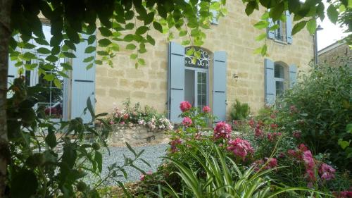 Gîte Communal les Muriers 3 étoiles : Maisons de vacances proche de Castelnau-sur-Gupie