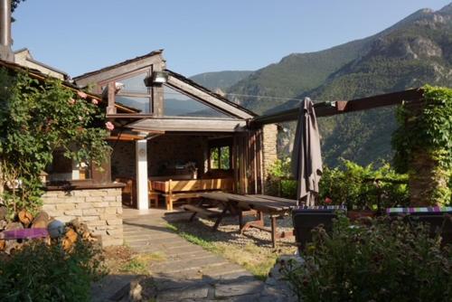 Gîte paisible au cœur des montagnes à Nohèdes : Maisons de vacances proche de Jujols