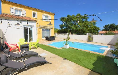 Stunning Home In Pont-saint-esprit With Outdoor Swimming Pool, Indoor Swimming Pool And Private Swimming Pool : Maisons de vacances proche de Saint-Paulet-de-Caisson