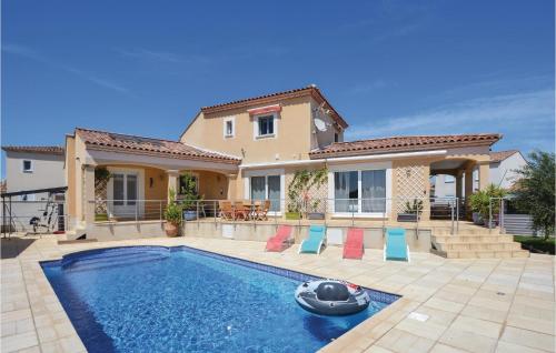 Beautiful Home In Saint-gilles With Wifi, Outdoor Swimming Pool And Heated Swimming Pool : Maisons de vacances proche de Saint-Gilles