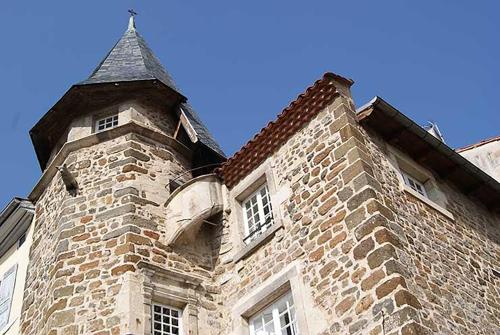 Maison au Loup - Superbe ancien hotel particulier du XVIe siècle au cœur de la vieille ville du Puy : B&B / Chambres d'hotes proche de Le Monteil