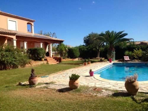 Maison de 4 chambres avec piscine privee jardin clos et wifi a Paulhan : Maisons de vacances proche de Saint-Pons-de-Mauchiens