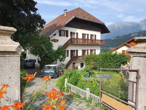 Chalet les Myrtilles : B&B / Chambres d'hotes proche de Tours-en-Savoie