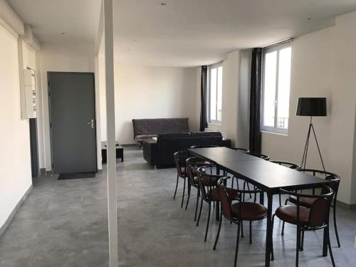 Appartement 10 pers face gare SNCF Appart Hotel le Cygne A : Appartements proche d'Aubinges