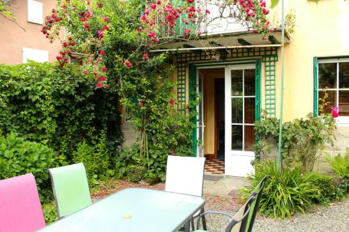 Maison de 3 chambres avec jardin clos et wifi a Bagneres de Luchonb : Maisons de vacances proche de Salles-et-Pratviel