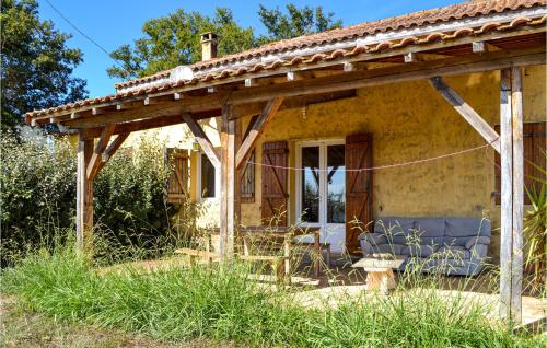 Beautiful home in Gaujacq with 2 Bedrooms : Maisons de vacances proche d'Amou