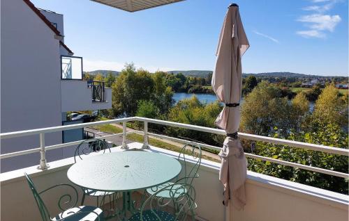 Amazing apartment in Triel-sur-Seine with 2 Bedrooms and WiFi : Appartements proche d'Achères
