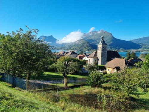 Talloires Village, Lac d'Annecy, Résidence neuve : Appartements proche de Menthon-Saint-Bernard