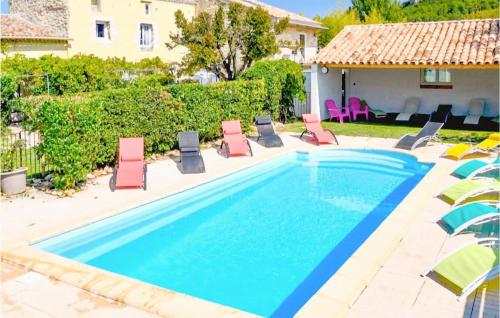 Beautiful home in St-Paul-trois-Chteaux with Outdoor swimming pool, WiFi and 2 Bedrooms : Maisons de vacances proche de Clansayes