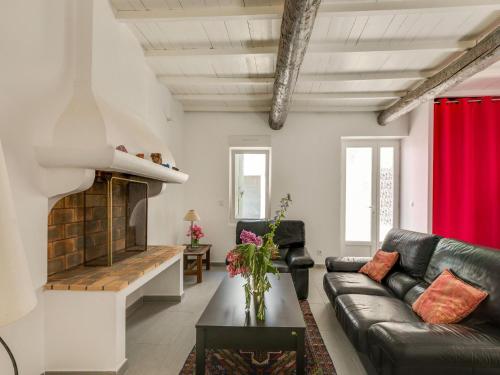 Comfortable Holiday Home in Montouliers near Bize Minervois : Maisons de vacances proche d'Assignan