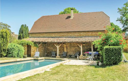 Stunning Home In Valojoulx With 2 Bedrooms, Wifi And Private Swimming Pool : Maisons de vacances proche de Sergeac