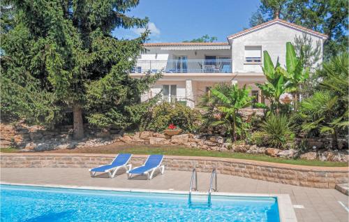 Amazing Home In Savignac Les Eglises With 3 Bedrooms, Wifi And Private Swimming Pool : Maisons de vacances proche de Montagnac-d'Auberoche
