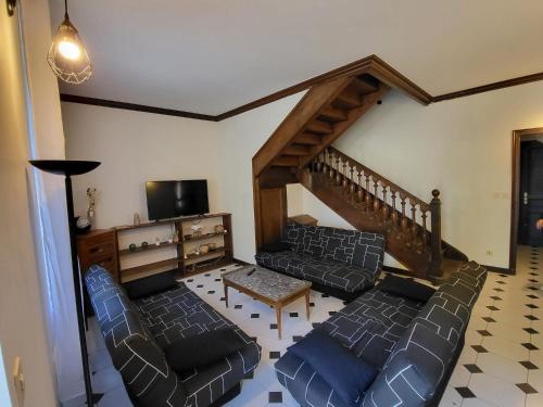 Grande Maison meublée tout équipé Wifi, Télé, Billard - Demeure de 196 m2 à Tain l'hermitage - 5 Chambres - 17 Couchages : Maisons de vacances proche d'Arras-sur-Rhône