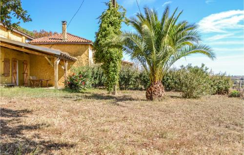 Nice home in Gaujacq with 2 Bedrooms : Maisons de vacances proche d'Amou