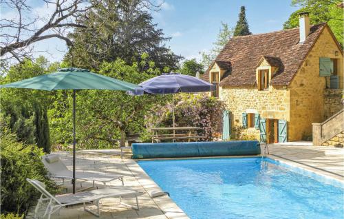 Nice Home In Groljac With 2 Bedrooms, Wifi And Private Swimming Pool : Maisons de vacances proche de Veyrignac