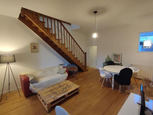 Grand duplex, 2 chambres, cœur historique Cahors : Appartements proche de Le Montat