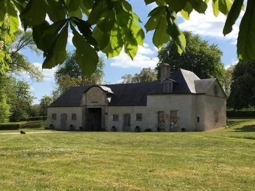Chateau de Vaux : Maisons de vacances proche de Rouessé-Fontaine