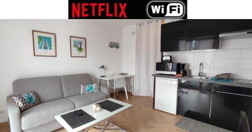 Darmaillacq Studio avec Balcon, parking, Netflix : Appartements proche de La Séguinière
