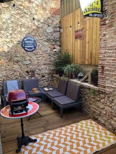 Chez Voltaire Maison typique et son patio au cœur de Thuir : Maisons de vacances proche de Montauriol