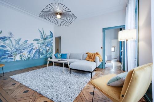 Magnifique appartement 8p + terrasse hyper centre : Appartements proche de Montaigu