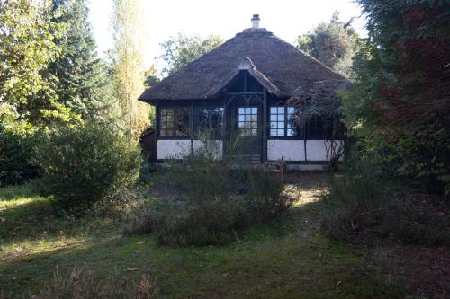 Neska Lodge - cabane en lisière de forêt : Chalets proche de Saulx-Marchais