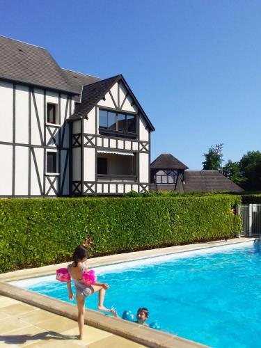 Appartement d'une chambre avec piscine partagee et balcon amenage a Cabourg a 3 km de la plagea : Appartements proche de Périers-en-Auge