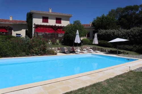 Villa de 5 chambres avec piscine privee spa et jardin clos a Gaujac a 9 km de la plage : Villas proche de Saint-Blancard