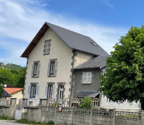 Villa Guillaumette : B&B / Chambres d'hotes proche de Queuille