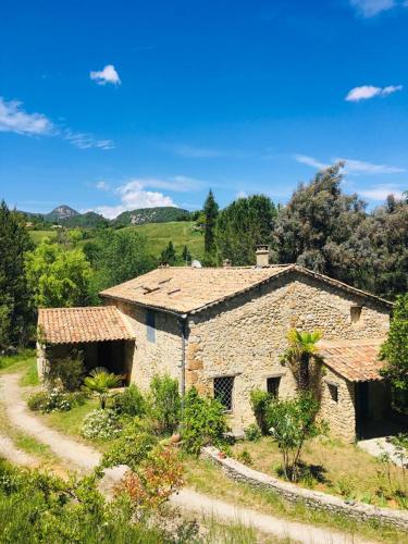 Mas Provençal en Drôme : Maisons de vacances proche de Curnier
