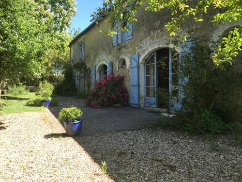 Large family house for young and old in great calm in South Touraine : Maisons de vacances proche de La Celle-Saint-Avant