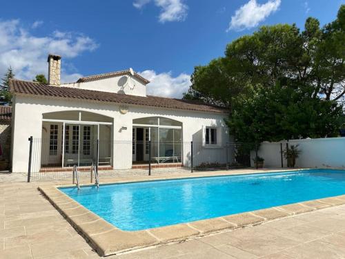 Magnifique villa de famille avec piscine : Villas proche de Massillargues-Attuech