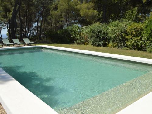 Welcoming holiday home in Tourtour with private pool : Maisons de vacances proche de Tourtour