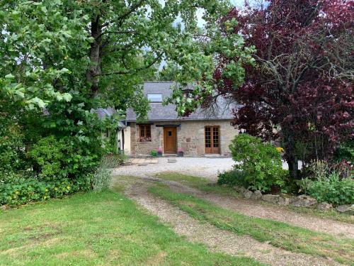 La Bureliere- Holiday home for families, groups and couples : Maisons de vacances proche de Lesbois