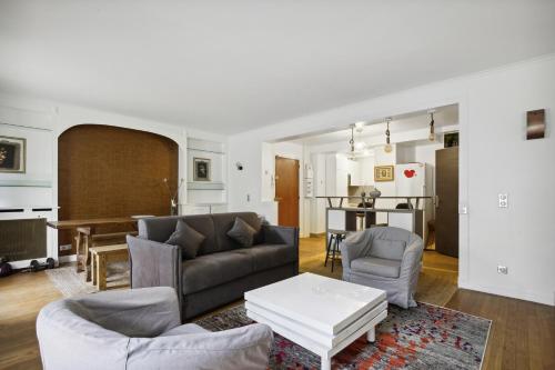 Chic and spacious apartement with piano and terrace : Appartements proche de Bailly
