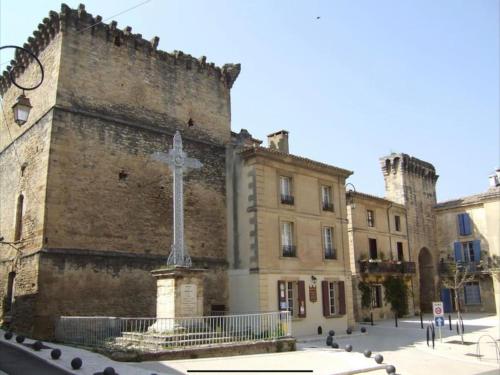 Osez la vie de chateau ! Pont du Gard, Uzès : Appartements proche de Remoulins