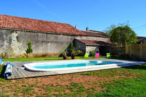 Villa de 4 chambres avec piscine privee et jardin amenage a Saint Vincent Rive d'Olt : Villas proche de Labastide-Marnhac
