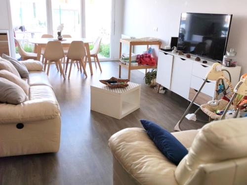 Appartement d'une chambre avec wifi a Cadaujacal : Appartements proche de Saint-Médard-d'Eyrans
