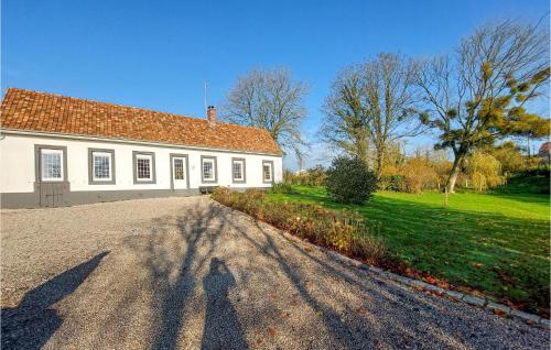 Nice home in Hesdin-lAbb with 3 Bedrooms : Maisons de vacances proche d'Isques