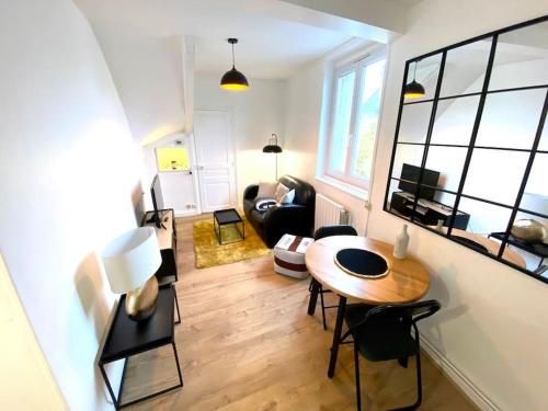 Stylish Unit in Chantilly : Appartements proche de Thiverny