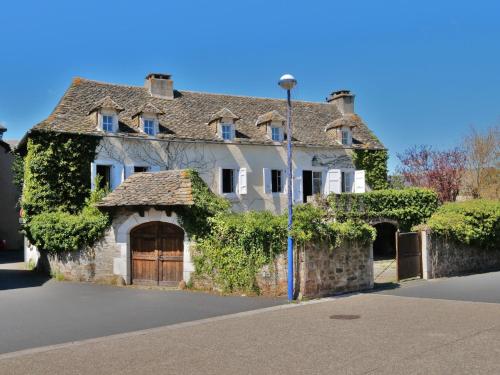 Charme et Caractere Aveyronnais : Maisons de vacances proche de Calmont