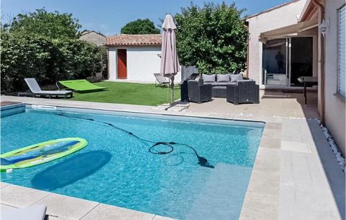 Awesome Home In Quarante With Outdoor Swimming Pool, 4 Bedrooms And Private Swimming Pool : Maisons de vacances proche de Montouliers